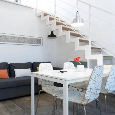 Divisi9 - Historic Center * Palermo